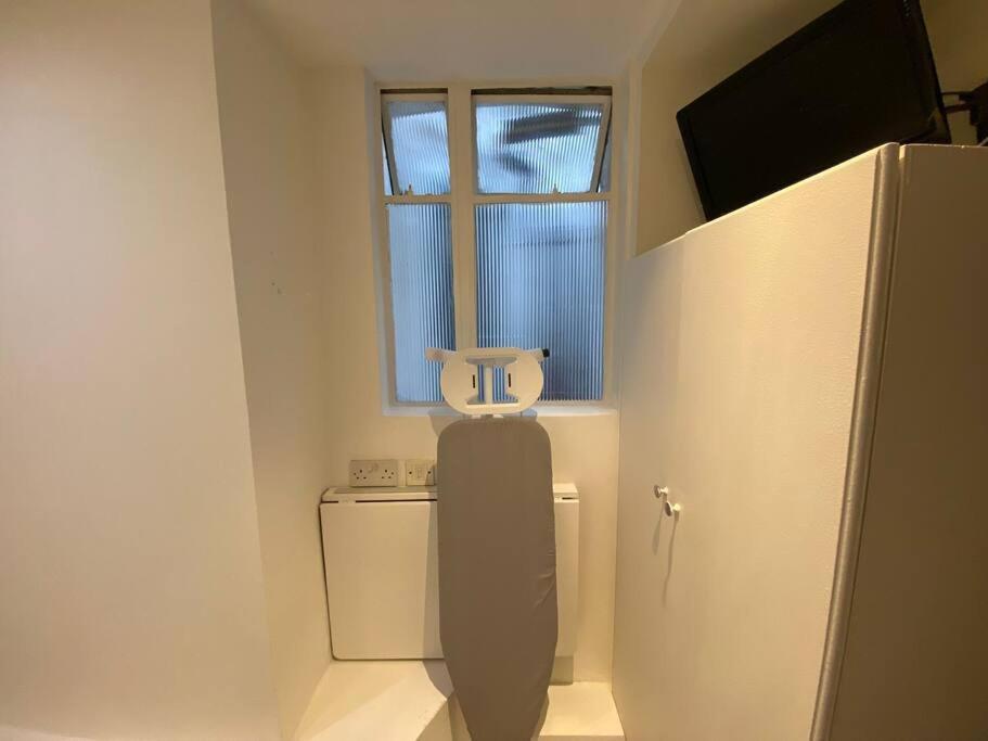 F2- Basement Studio Fits 1 Near Paddington London Exterior photo